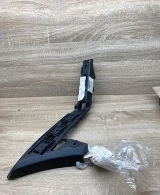Volkswagen Touran I Rear bumper mounting bracket 1T0807376C