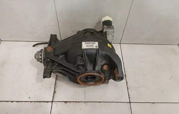 BMW M5 F90 Rear differential 7856928