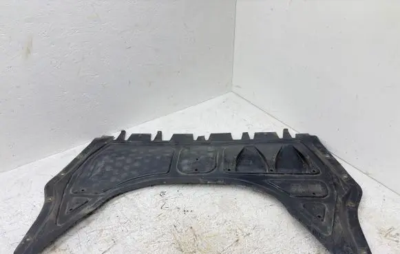Engine splash shield/under tray