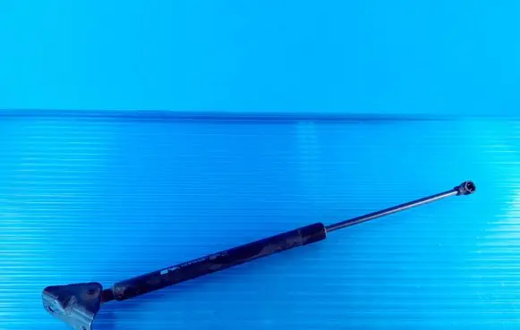 Peugeot 208 Tailgate/trunk strut/damper 9676494780