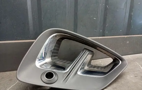 Renault Captur II Front bumper lower grill 261a31728r