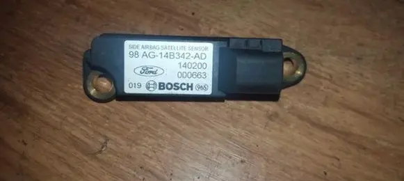 Ford Focus Airbag deployment crash/impact sensor 98AG14B342AD 140200
