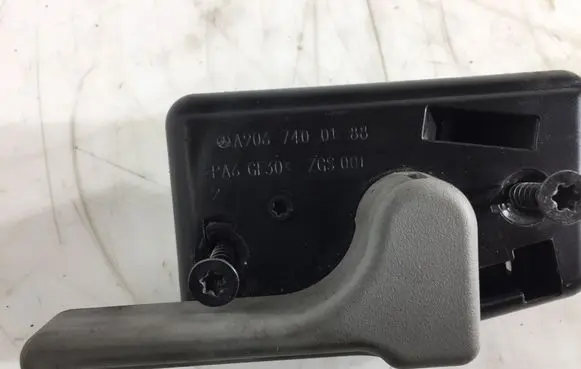 Loading door interior handle
