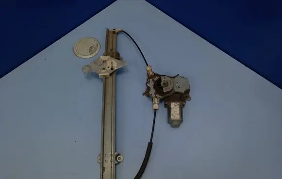 Nissan Almera Tino Front door window regulator with motor 114919