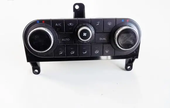 Nissan Qashqai Climate control unit