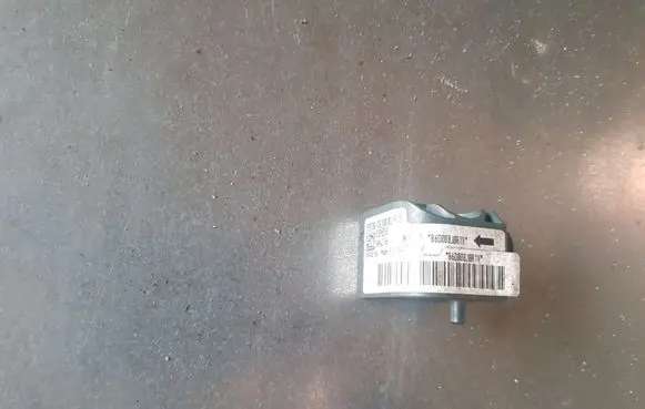 KIA Sorento Airbag deployment crash/impact sensor