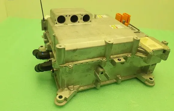 Volvo XC40 Voltage converter inverter 32335618