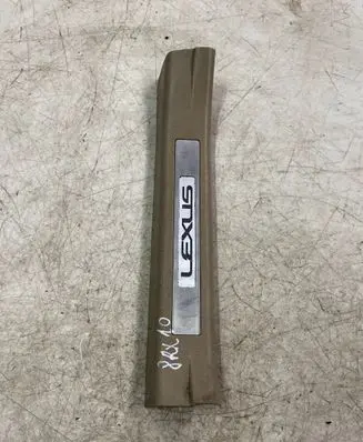 Lexus RX 330 - 350 - 400H Rear sill trim cover 6794048020