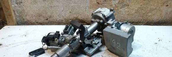 Steering wheel axle set
