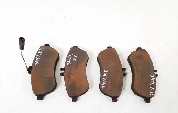 Mercedes-Benz E W212 Brake pads (front) A0074201620