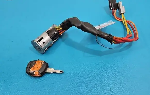 Opel Vivaro Ignition lock IMPRK1589844