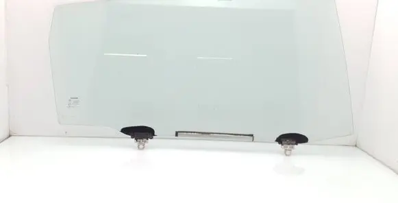 Toyota Corolla Verso AR10 Rear door window glass 681030F010 AS2