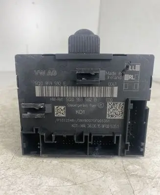 Volkswagen PASSAT B8 Door control unit/module 5Q0959592E 5Q0959592B