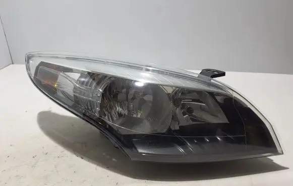 Renault Megane III Headlight/headlamp 260101010R