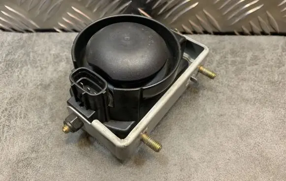 Lexus RX 330 - 350 - 400H Alarm system siren 8904048020
