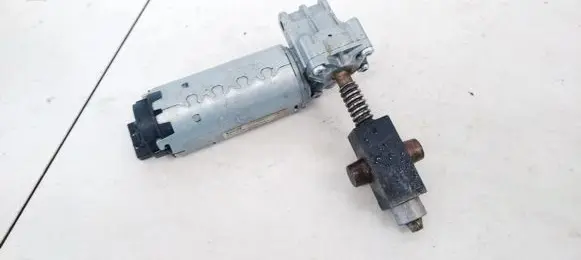 Peugeot 407 Seat adjustment motor 9448122l 404688