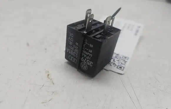 Seat Alhambra (Mk1) Other relay 357906381A