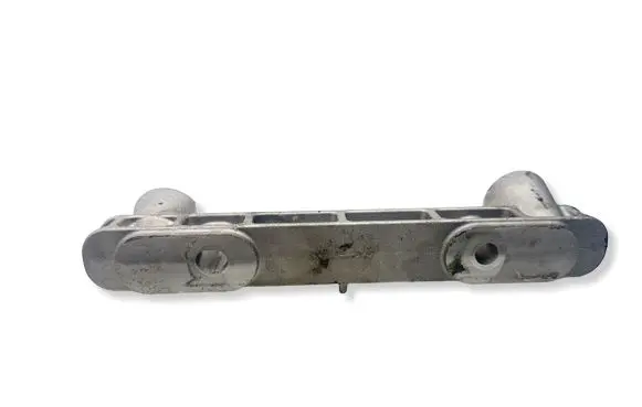 Volvo XC40 Engine mounting bracket 32137504