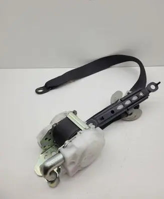 Lexus IS 220D-250-350 Front seatbelt 7M7750P