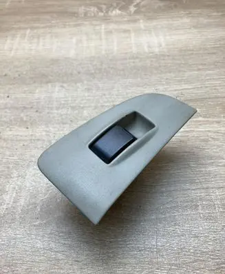 Toyota Avensis T250 Electric window control switch 7423105140