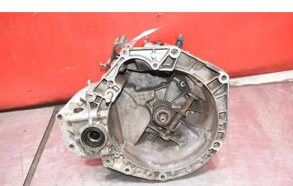 Fiat Grande Punto Manual 6 speed gearbox 55156336