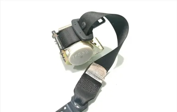 BMW X3 E83 Rear seatbelt 33005876