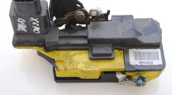 Audi A6 S6 C5 4B Rear door lock 30634622