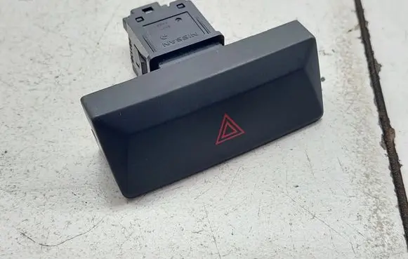 Nissan Navara D23 Hazard light switch 299125472 2991254724