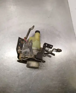 Volvo C30 Power steering pump 31200780