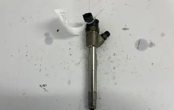 Peugeot 2008 I Fuel injector 9828959880