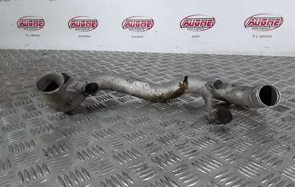 Volkswagen PASSAT B6 Engine coolant pipe/hose