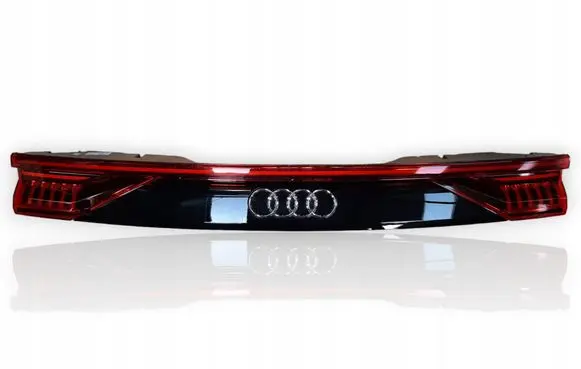 Audi Q8 Tailgate rear/tail lights 4M8945095P
