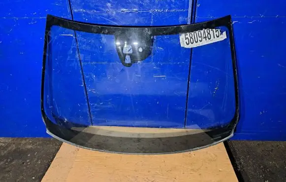 Volvo S60 Front windscreen/windshield window 31434001 5230750