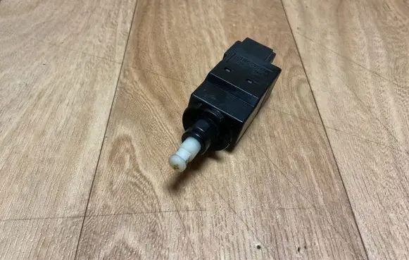 Mercedes-Benz A W168 Brake pedal sensor switch 0015452009