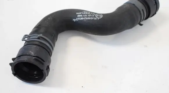 Audi A4 S4 B9 8W Engine coolant pipe/hose 8W0122101H