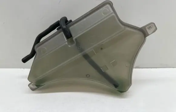 Mazda 6 Coolant expansion tank/reservoir PE0115350