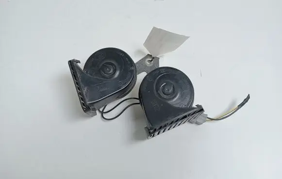 Jaguar XF X250 Horn signal 8X2313A803AB