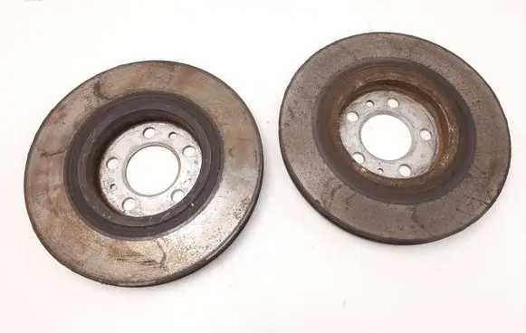 Volkswagen Golf IV Front brake disc