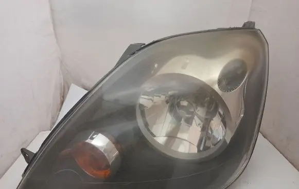 Ford Fiesta Headlight/headlamp 301224301 1305236138