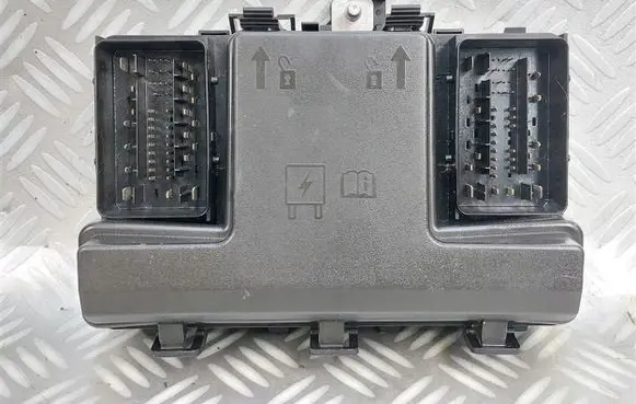Ford Ranger Fuse module LB3T14D068CB