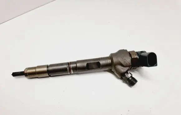Skoda Octavia Mk3 (5E) Fuel injector 04L130277