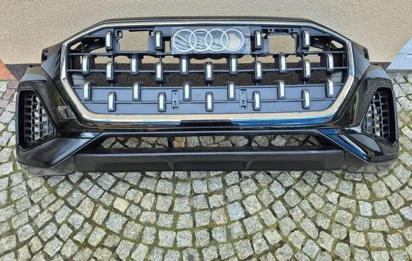 Audi Q8 Front bumper 4M8807437L 4M8807437K