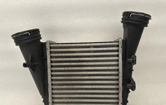 Volkswagen PASSAT B5.5 Intercooler radiator 3B0145806