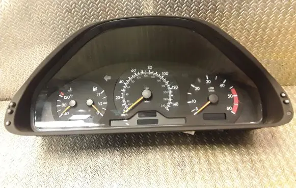 Mercedes-Benz E W210 Speedometer (instrument cluster) 2105401548 A2105401548