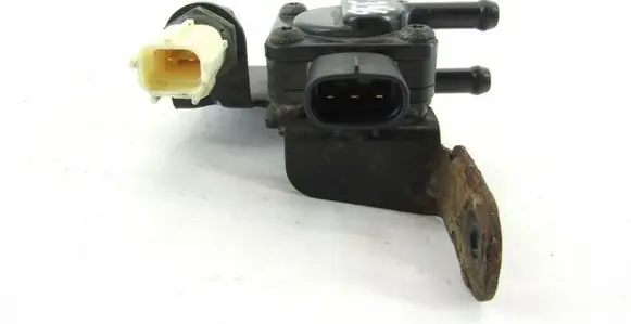 Nissan X-Trail T30 Air pressure sensor 1049901121