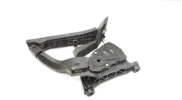 Hyundai i40 Accelerator throttle pedal 327263Z900