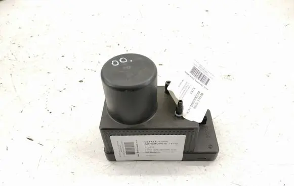 Mercedes-Benz C W203 Central locking vacuum pump A2038000048 2038000048
