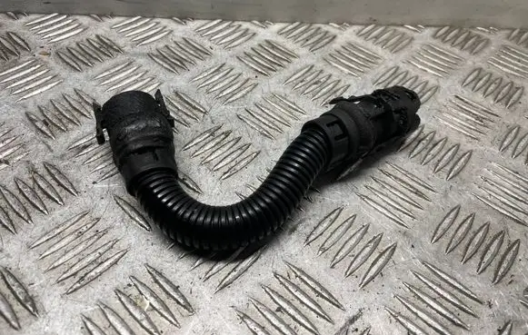 BMW 5 E60 E61 Breather hose/pipe 