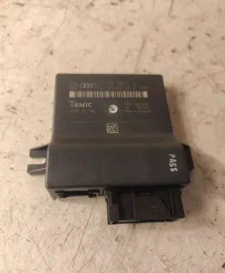 Audi A6 S6 C6 4F Gateway control module 4F0907468 4F0910468