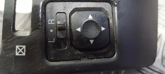 Mitsubishi Shogun Wing mirror switch mr190956
